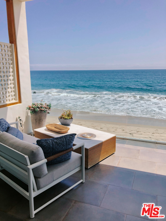 Residential Lease for rent at 25366 Malibu Road 1, Malibu CA featuring 2 beds and 2 baths