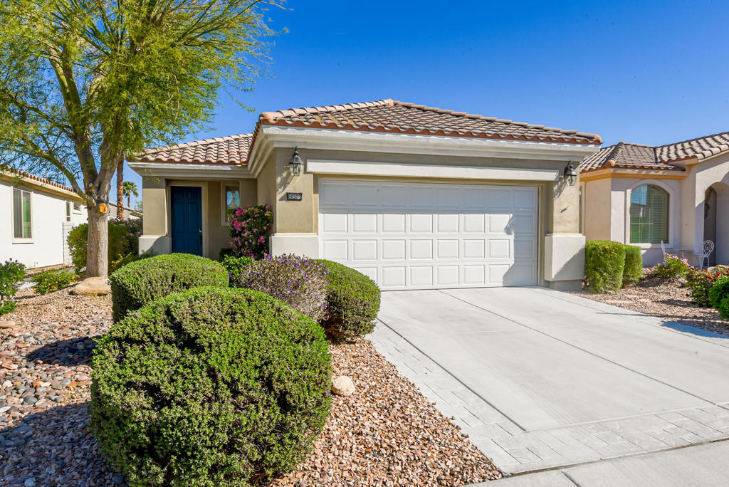 Residential Lease for rent at 80528 Avenida Camarillo, Indio CA featuring 2 beds and 2 baths