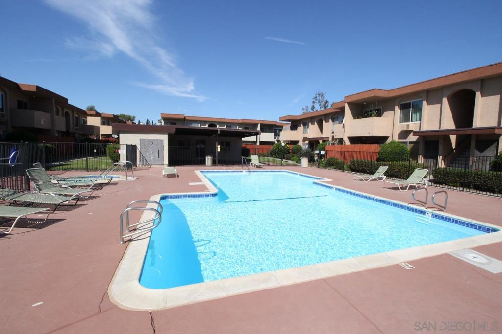 Residential Lease for rent at 9516 Carroll Canyon Rd 212, San Diego CA featuring 2 beds and 1 bath