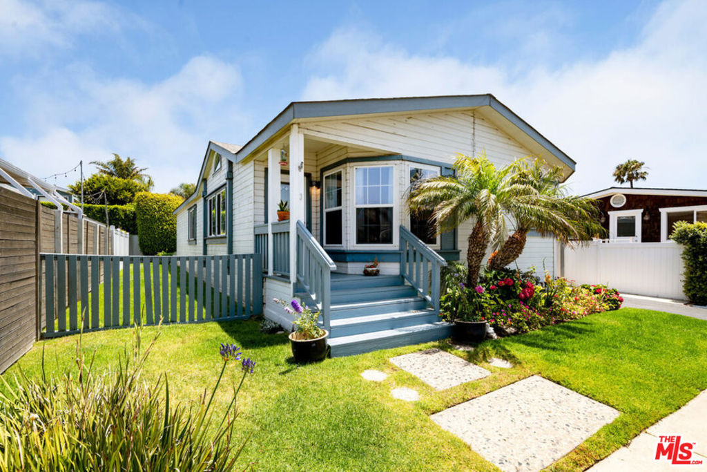 Residential for sale at 29500 Heathercliff Rd. 3, Malibu CA featuring 3 beds and 2 baths