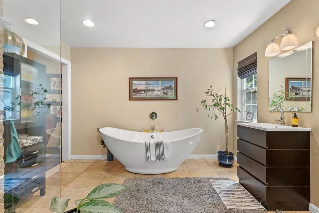 Residential Lease for rent at 13550 Uvas Road, Morgan Hill CA featuring 3 beds and 2 baths