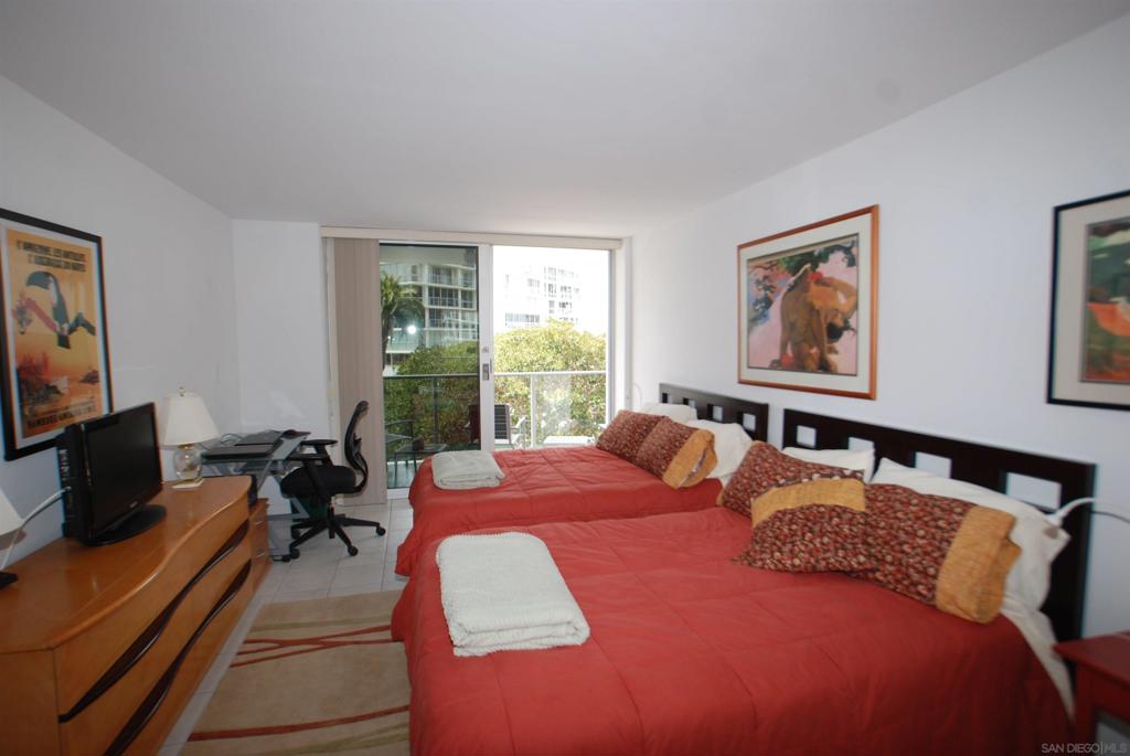 Residential Lease for rent at 1770 Avenida Del Mundo 201, Coronado CA featuring 1 bed and 1 bath