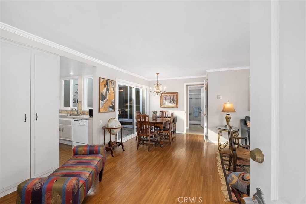 Residential Lease for rent at 420 Ave Castilla B, Laguna Woods CA featuring 2 beds and 1 bath