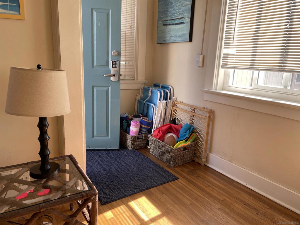 Residential Lease for rent at , San Diego CA featuring 2 beds and 1 bath