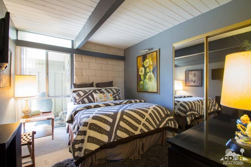 Residential Lease for rent at 261 Sandpiper Street, Palm Desert CA featuring 2 beds and 2 baths