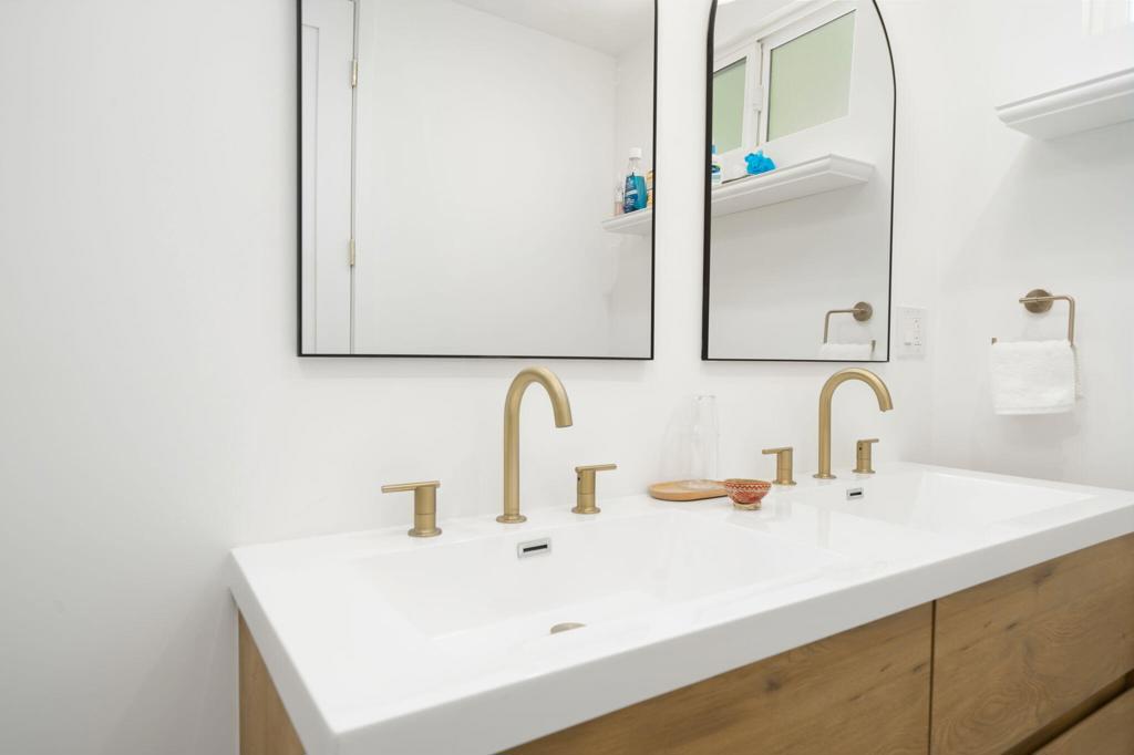 Residential Lease for rent at 77110 Desi Drive, Indian Wells CA featuring 3 beds and 2 baths