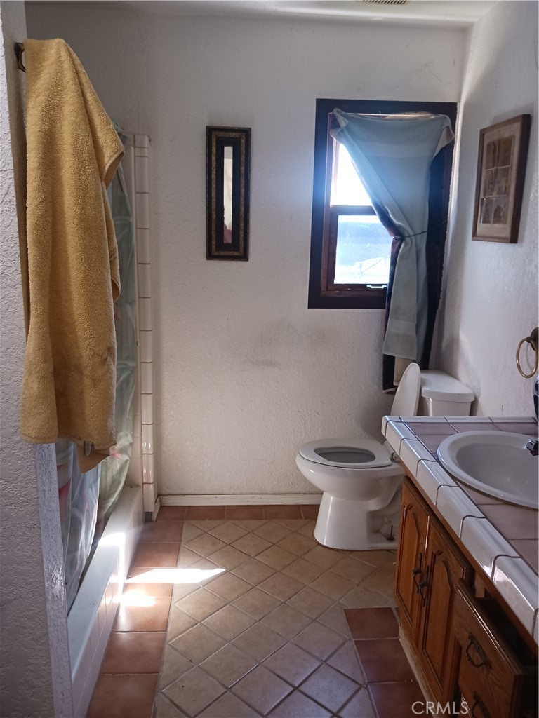 Residential for sale at 477 COUNTY LINE Road, Calimesa CA featuring 2 beds and 2 baths