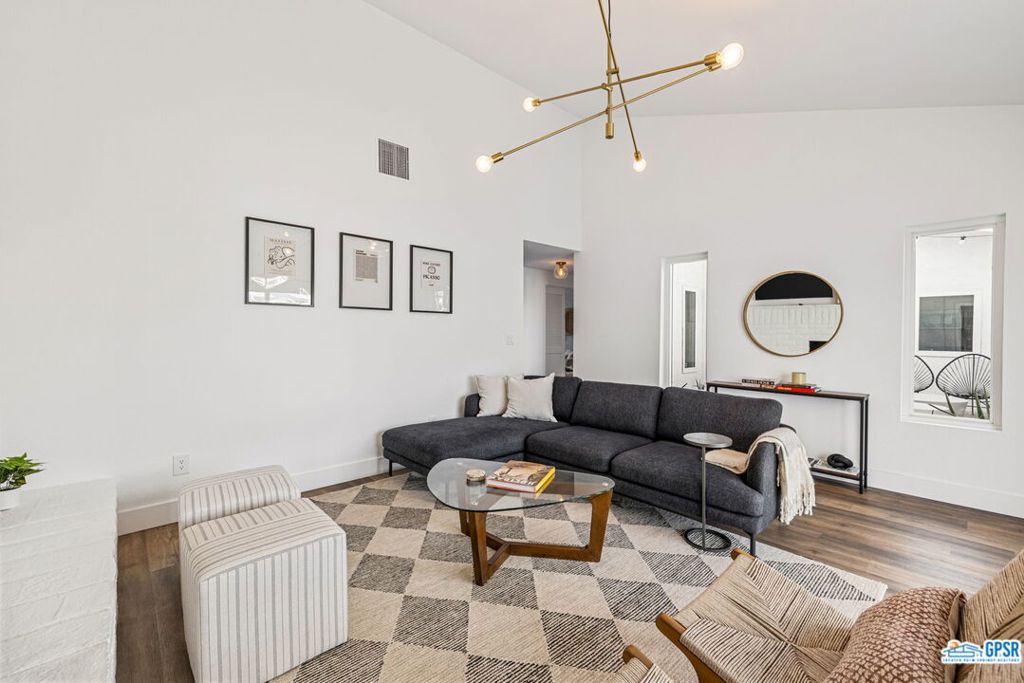 Residential Lease for rent at 76706 New York Avenue, Palm Desert CA featuring 3 beds and 2 baths