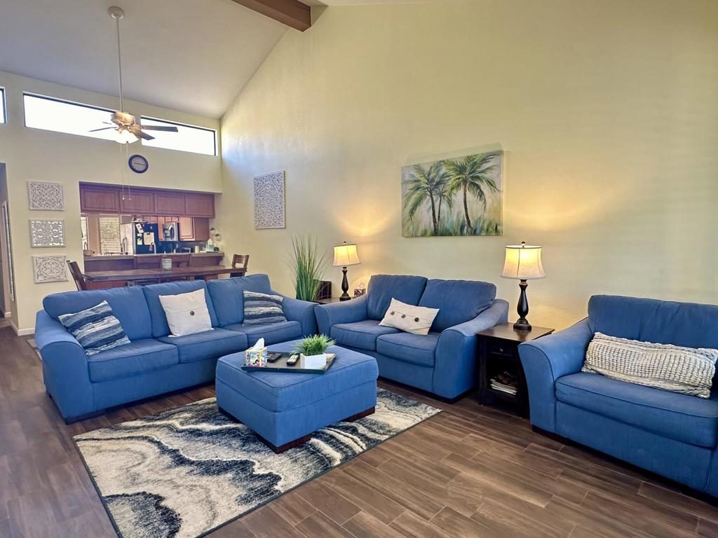 Residential Lease for rent at 259 Calle Del Verano, Palm Desert CA featuring 2 beds and 2 baths