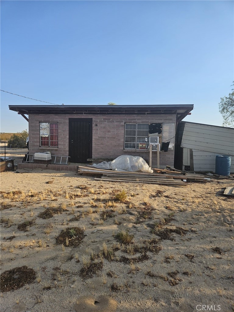 Residential for sale at 67826 Daisy, 29 Palms CA featuring 1 bed and 1 bath