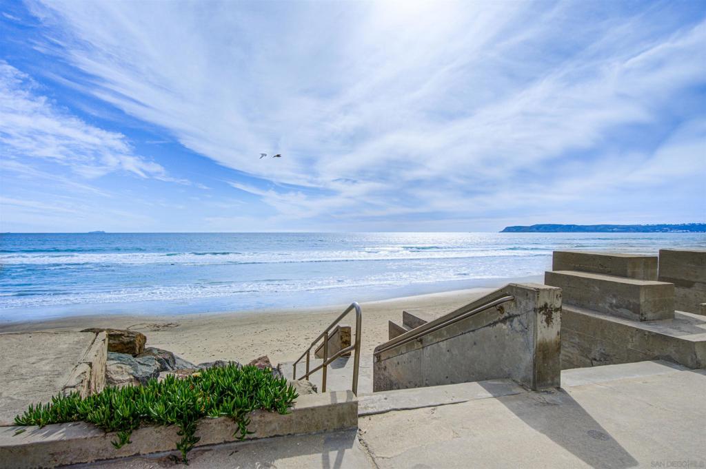 Residential Lease for rent at 1720 Avenida Del Mundo 802/03, Coronado CA featuring 2 beds and 3 baths