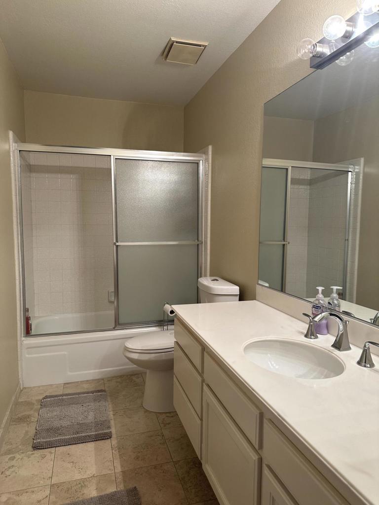 Residential Lease for rent at 261 Santa Barbara Circle, Palm Desert CA featuring 2 beds and 2 baths