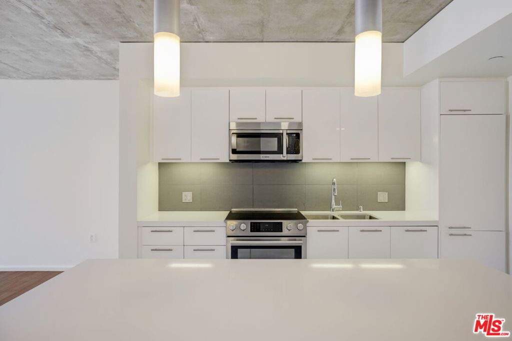 Residential Lease for rent at 8500 W Sunset E601, Los Angeles CA featuring 1 bed and 1 bath