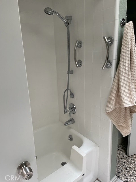 Residential Lease for rent at 546 Via Estrada A, Laguna Woods CA featuring 2 beds and 2 baths