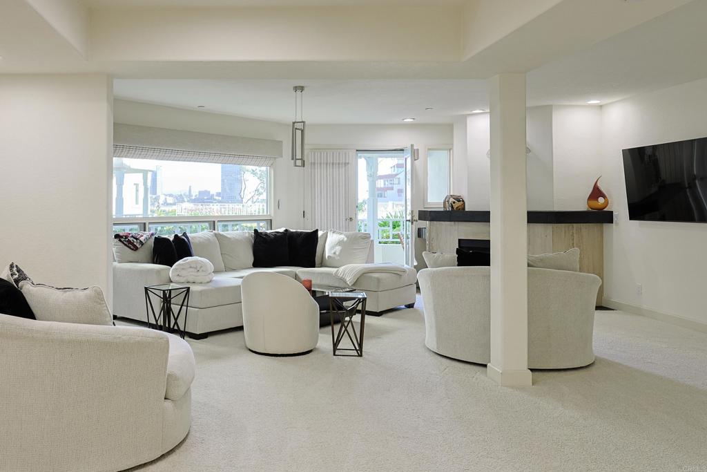 Residential Lease for rent at 1099 1st 103, Coronado CA featuring 4 beds and 4 baths