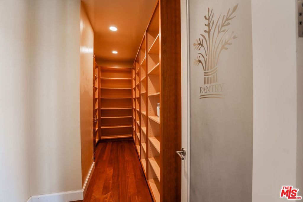 Residential for sale at 37 Bridges Lane, Mammoth Lakes CA featuring 5 beds and 6 baths