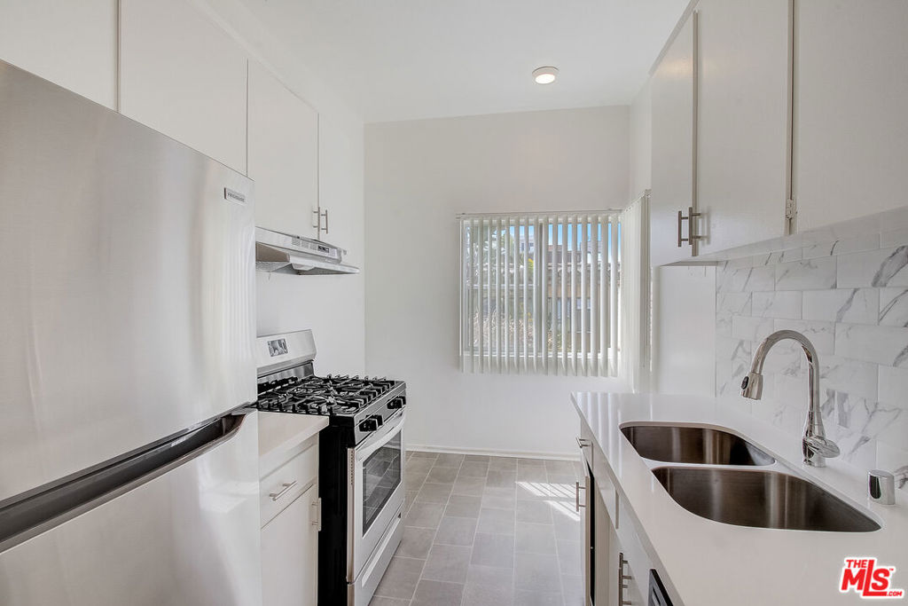 Residential Income for sale at 3344 Keystone Avenue, Los Angeles, CA featuring 10 beds and 11 baths