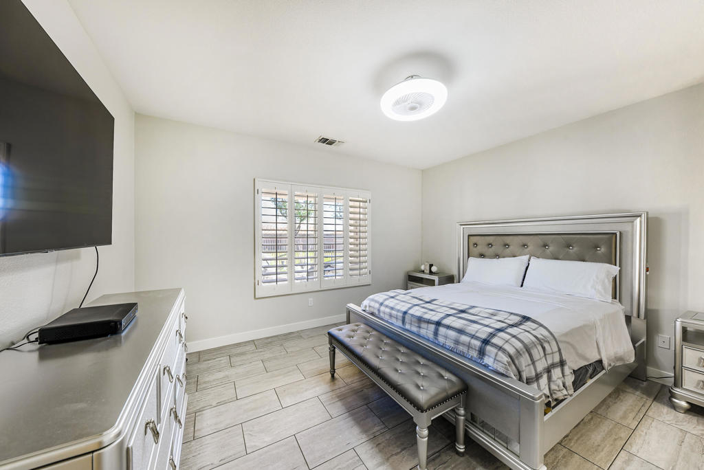 Residential Lease for rent at 39676 Somerset Avenue, Palm Desert CA featuring 2 beds and 2 baths