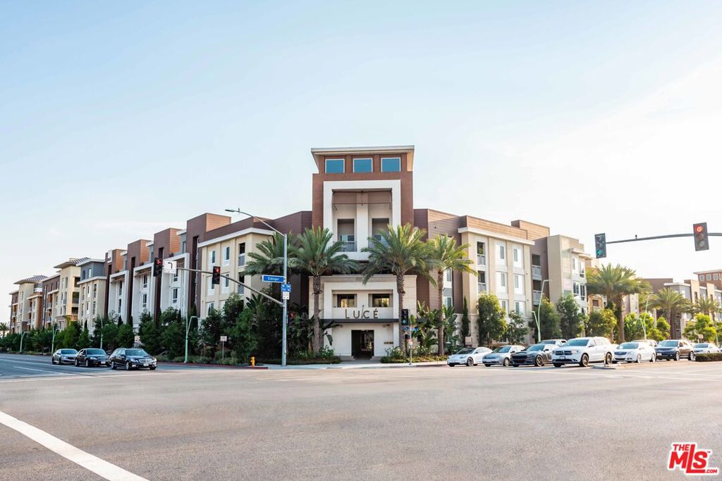 Residential Lease for rent at 7290 Edinger Avenue 1053, Huntington Beach CA featuring 1 bed and 1 bath