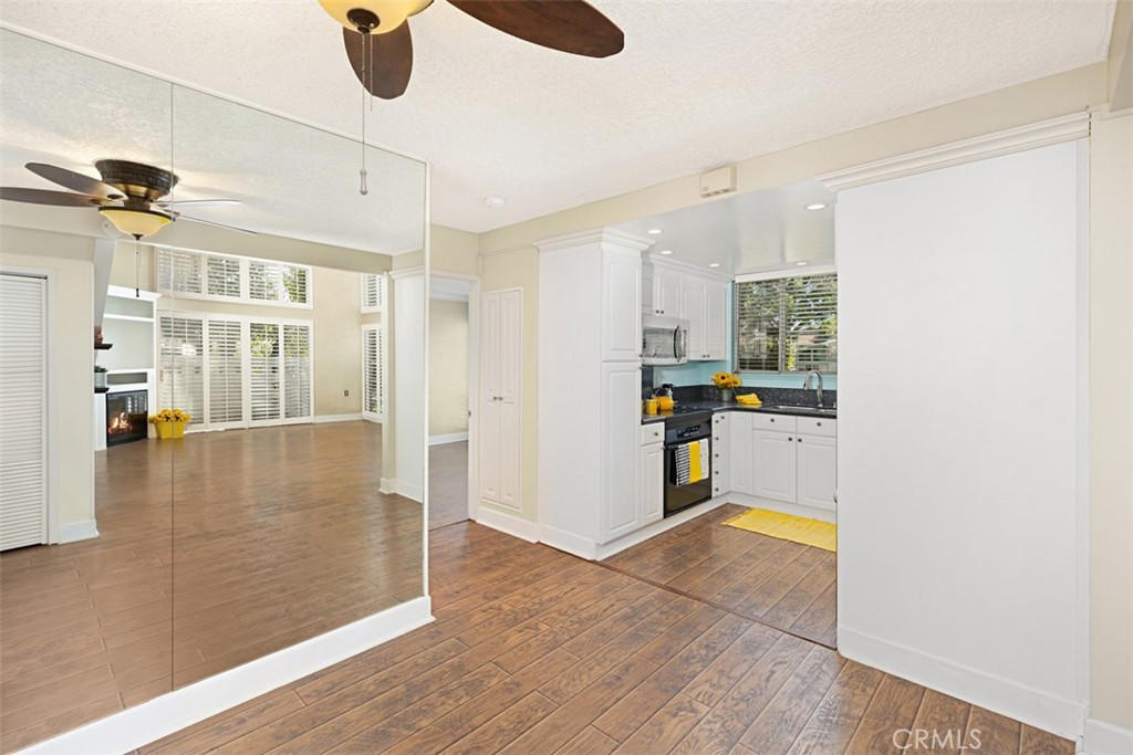 Residential Lease for rent at 480 Calle Cadiz B, Laguna Woods CA featuring 2 beds and 2 baths