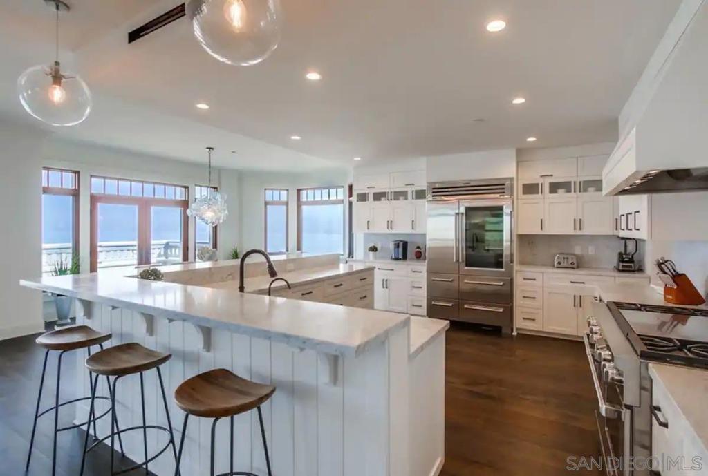 Residential Lease for rent at 1241 Coast Blvd, La Jolla, San Diego County CA featuring 3 beds and 6 baths