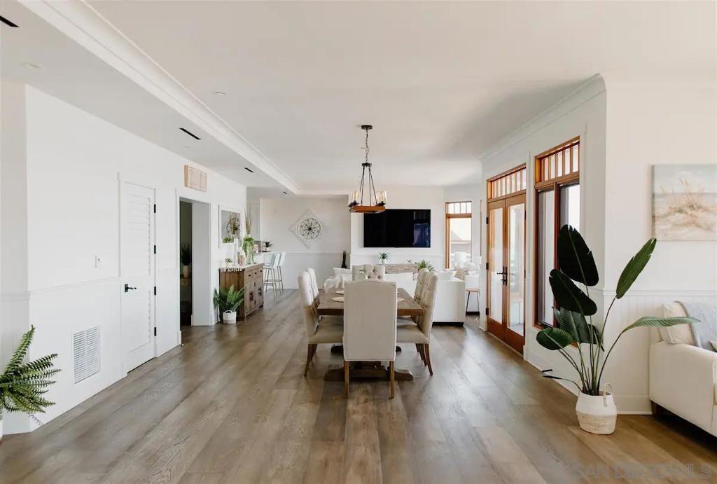 Residential Lease for rent at 1249 Coast Blvd, La Jolla, San Diego County CA featuring 4 beds and 4 baths