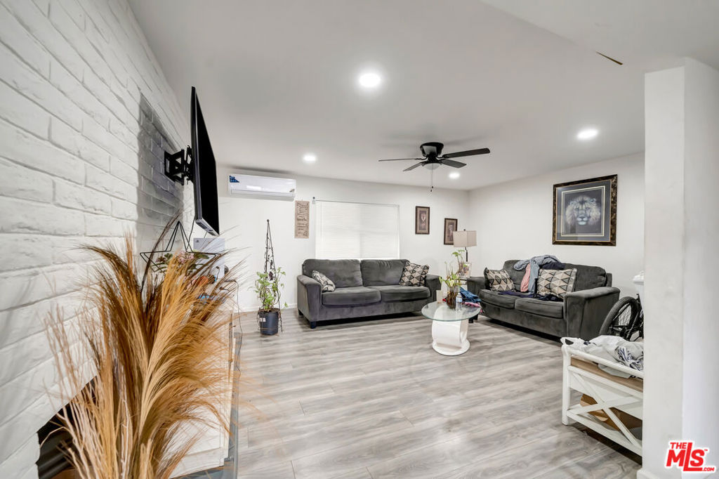 Residential Income for sale at 2966 Clarendon Avenue, Huntington Park CA featuring 19 beds and 26 baths