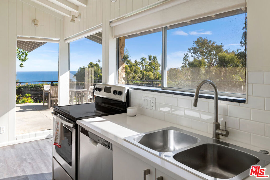 Residential Lease for rent at 22535 Carbon Mesa Rd., Malibu CA featuring 2 beds and 1 bath