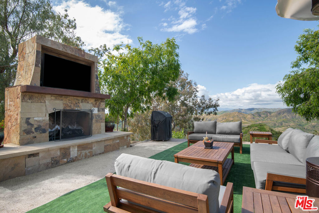 Residential for sale at 30884 Mulholland Highway, Agoura Hills CA featuring 1 bed and 1 bath