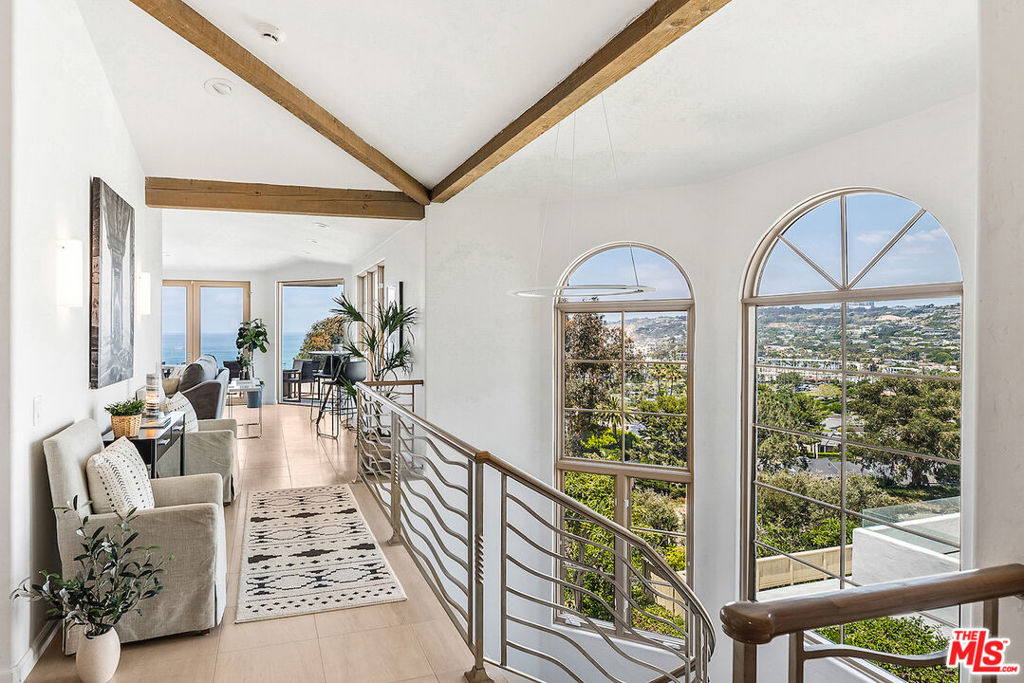 Residential Lease for rent at 7782 Lookout Drive, La Jolla, San Diego County CA featuring 4 beds and 5 baths
