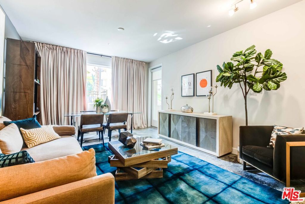 Residential Lease for rent at 7290 Edinger Avenue 3092, Huntington Beach CA featuring 1 bed and 1 bath