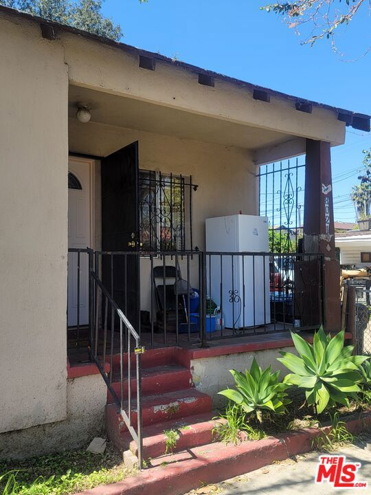 Residential for sale at 8021 Towne Avenue, Los Angeles CA featuring 1 bed and 1 bath