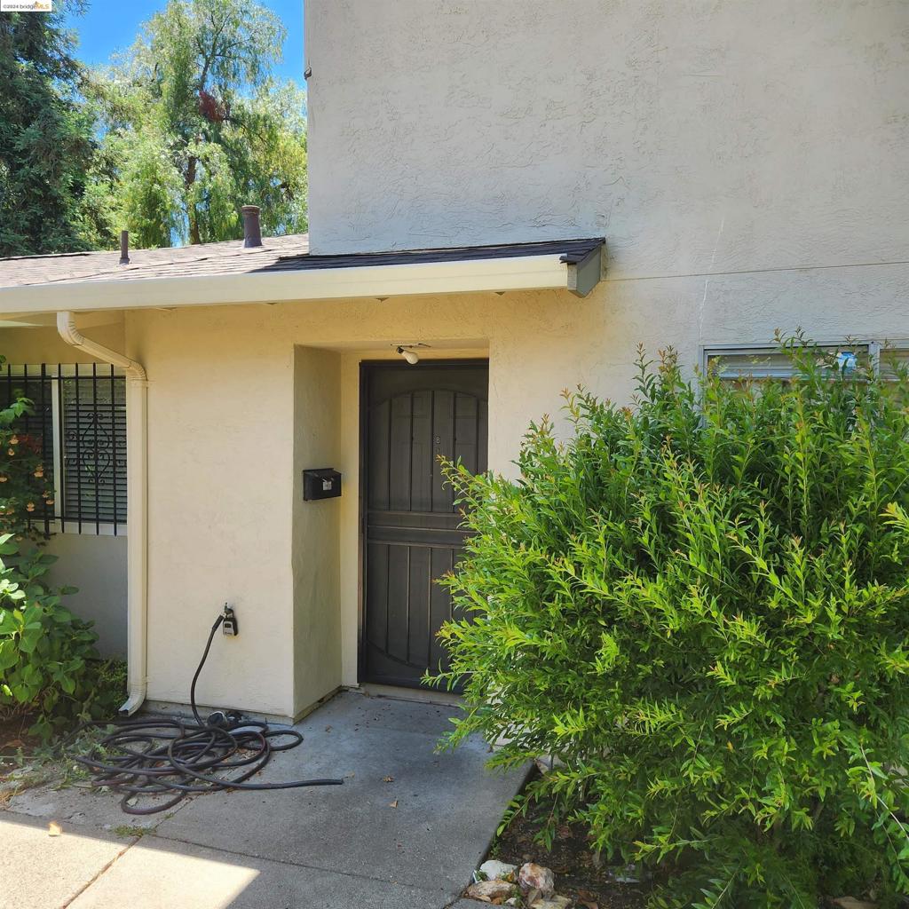 Residential for sale at 1369 Del Rio Cir C, Concord CA featuring 2 beds and 1 bath
