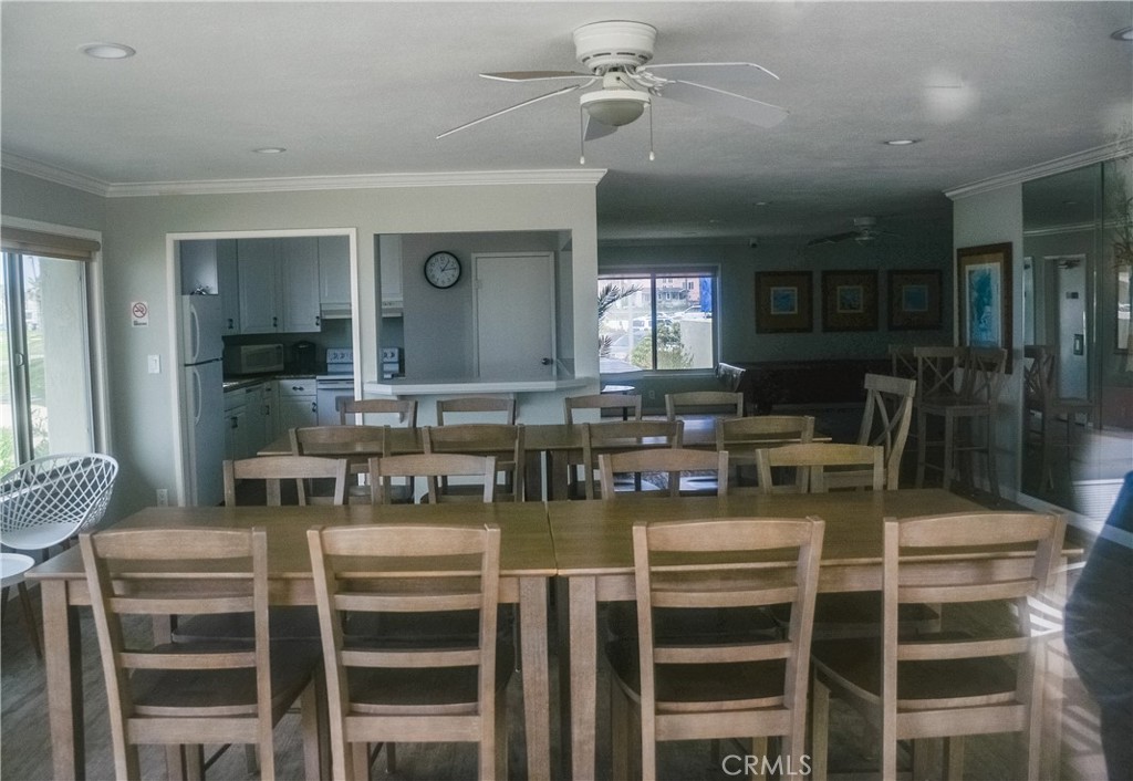 Residential Lease for rent at 711 Pacific Coast Highway 323, Huntington Beach CA featuring 2 beds and 2 baths