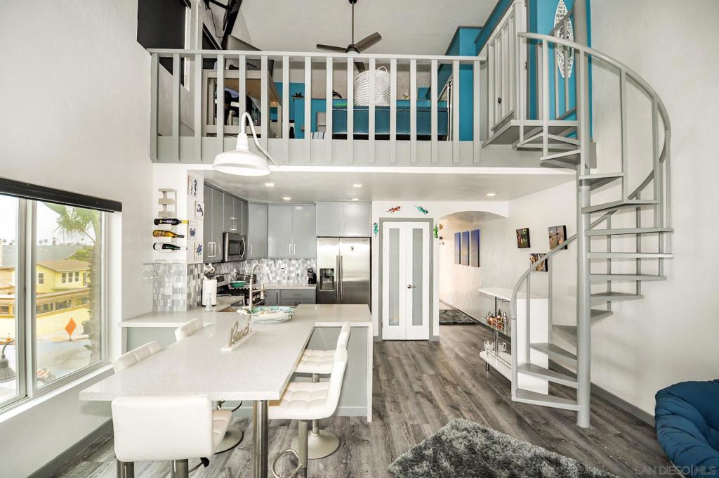 Residential Lease for rent at 706 Ocean LN, Imperial Beach CA featuring 2 beds and 2 baths