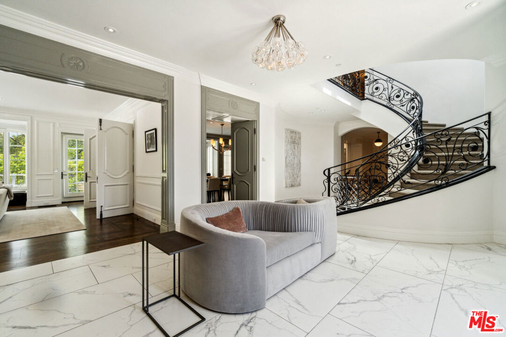 Residential Lease for rent at 952 N Alpine Drive, Beverly Hills CA featuring 8 beds and 12 baths