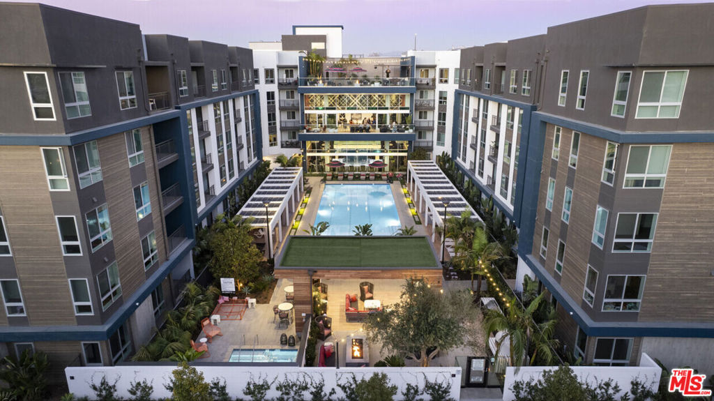 Residential Lease for rent at 1100 Steely 1339, Irvine CA featuring 1 bed and 1 bath