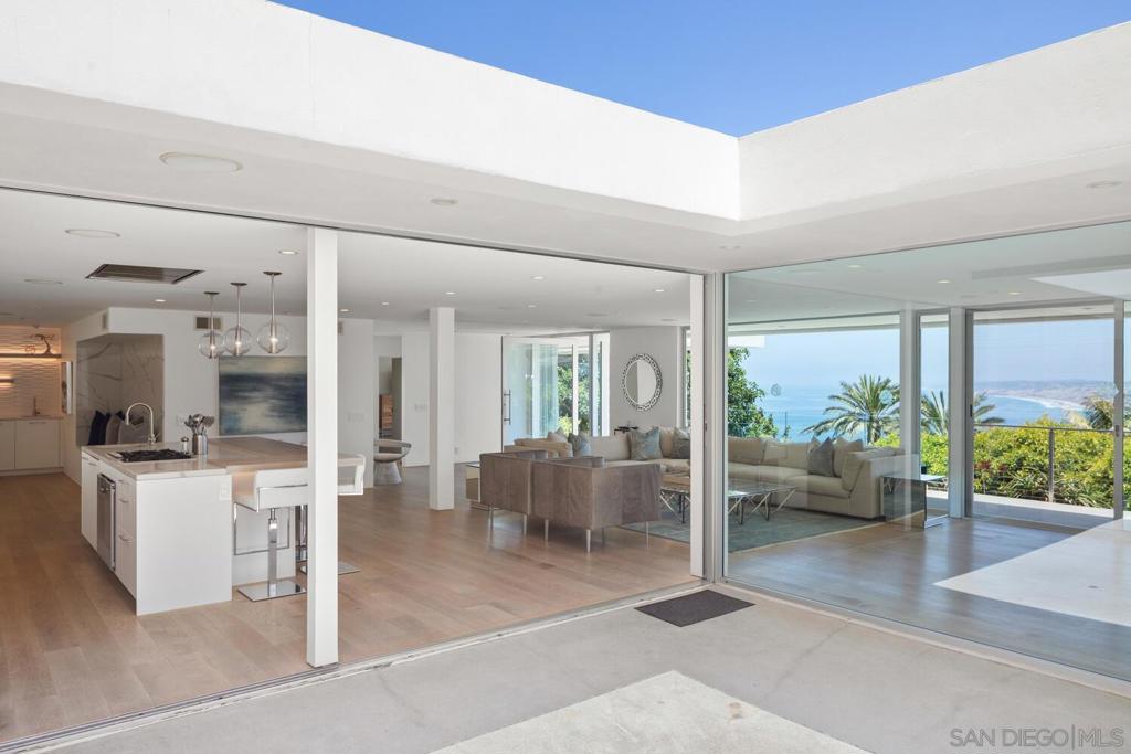 Residential Lease for rent at 7502 Hillside Dr, La Jolla, San Diego County CA featuring 4 beds and 4 baths