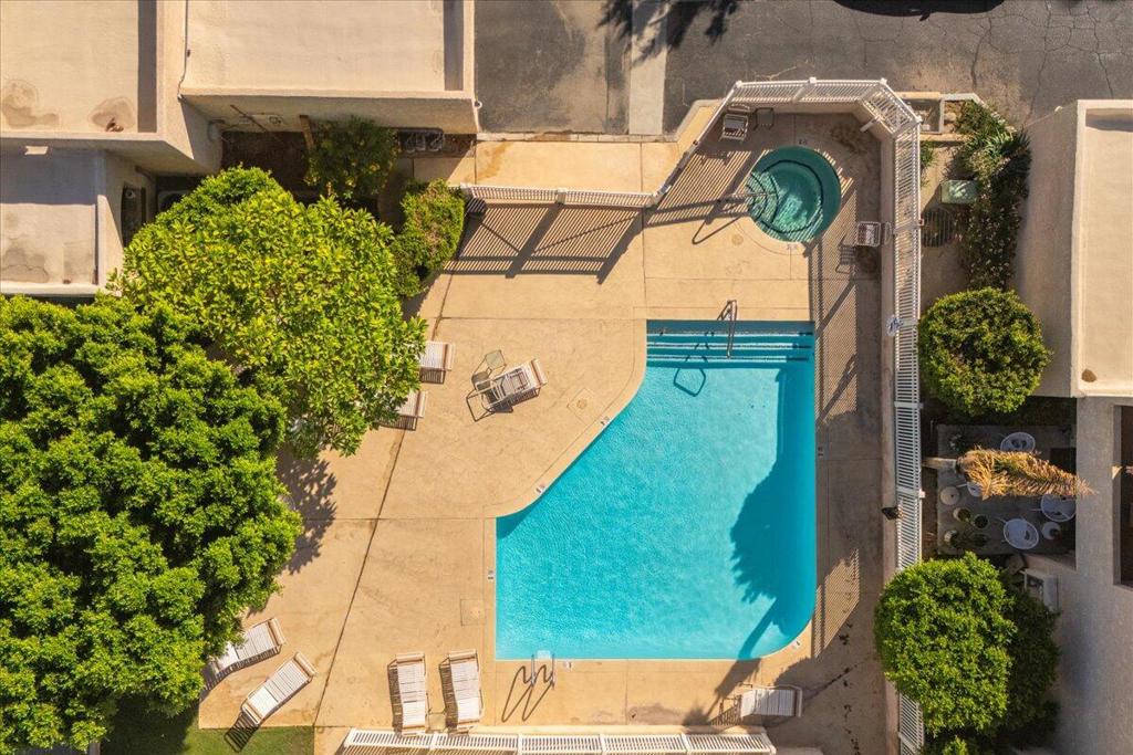 Residential Lease for rent at 200 E Racquet Club Road 31, Palm Springs CA featuring 2 beds and 2 baths