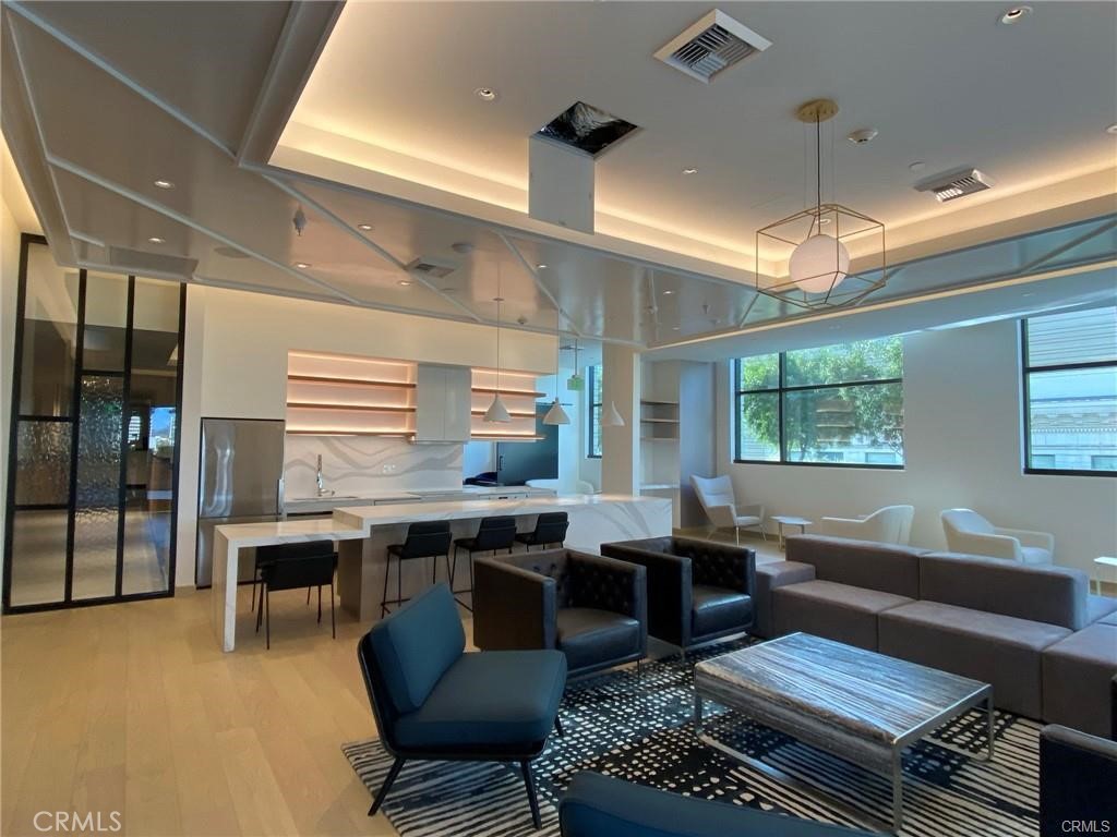 Residential for sale at 400 S Broadway 2304, Los Angeles CA featuring 1 bed and 1 bath