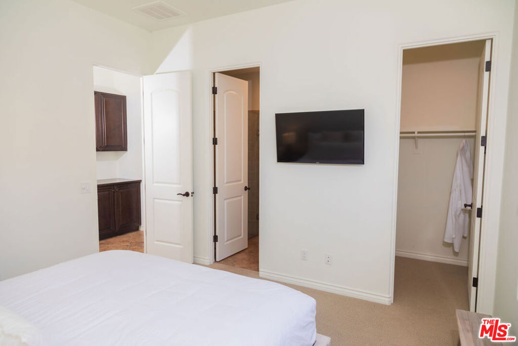 Residential Lease for rent at 54155 Cananero Circle, La Quinta CA featuring 4 beds and 6 baths