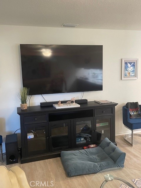 Residential Lease for rent at 852 Ronda Mendoza Q, Laguna Woods CA featuring 2 beds and 2 baths