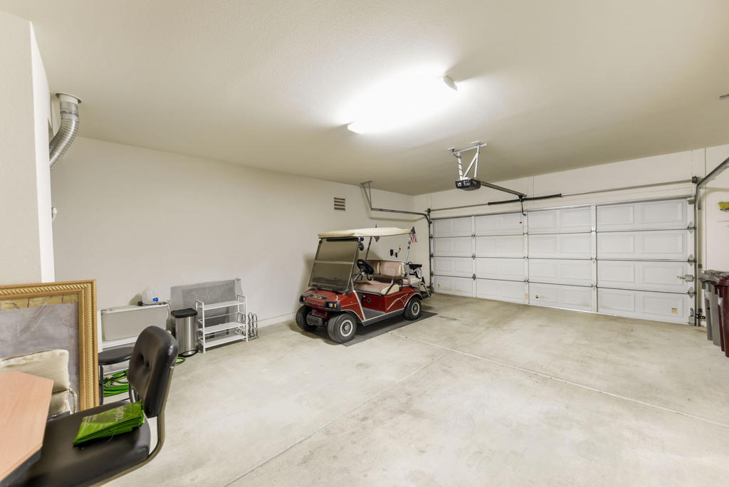 Residential Lease for rent at 78312 Vinewood Drive, Palm Desert CA featuring 2 beds and 2 baths