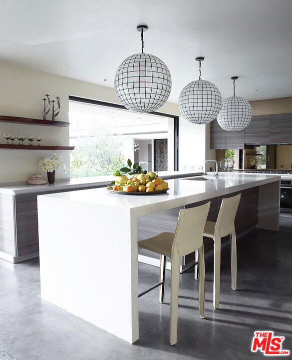 Residential Lease for rent at 40471 Sand Dune Road, Rancho Mirage CA featuring 5 beds and 9 baths