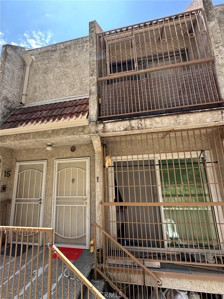 Residential for sale at 909 New Depot Street 15-16, Los Angeles CA featuring 5 beds and 2 baths