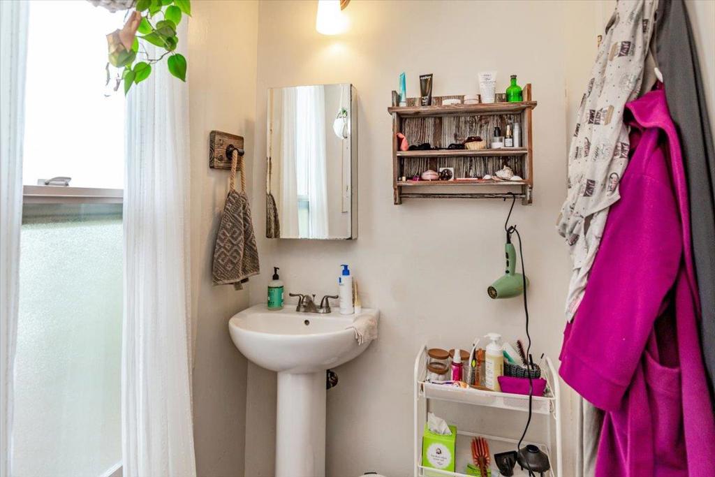 Residential for sale at 75 Fairview Plaza, Los Gatos CA featuring 5 beds and 5 baths