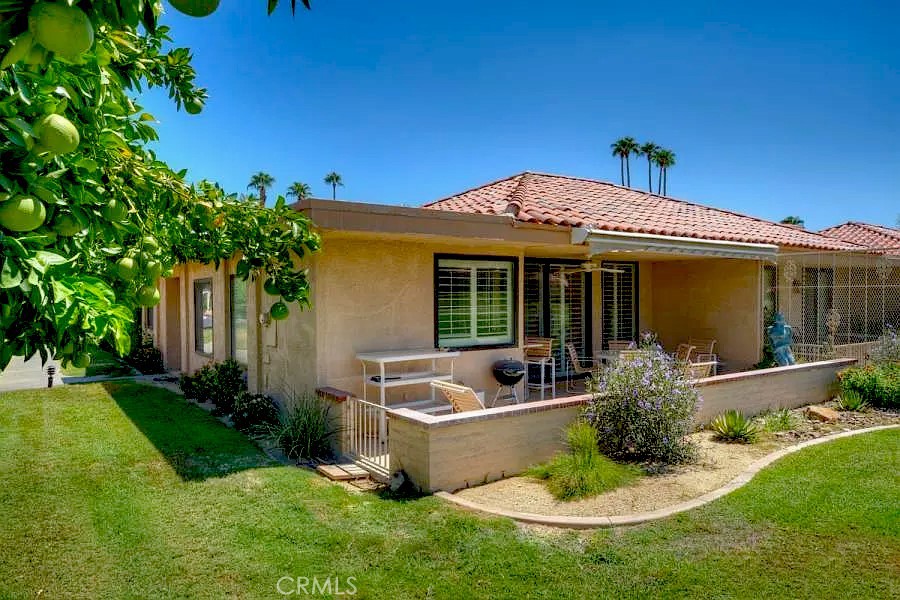Residential Lease for rent at 8 Cadiz Drive, Rancho Mirage CA featuring 2 beds and 2 baths