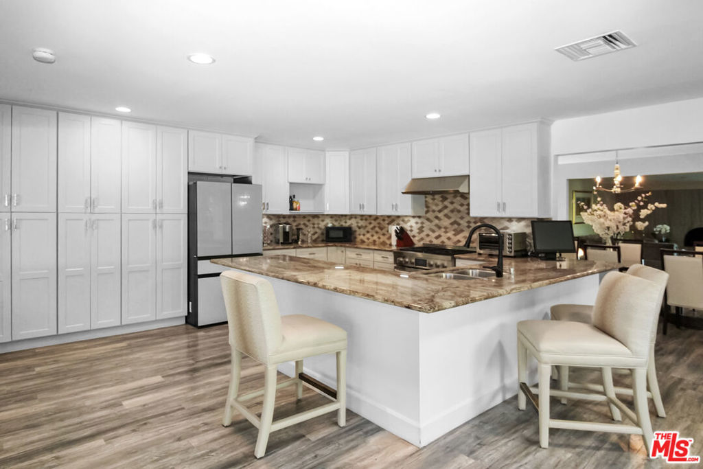 Residential Lease for rent at 49340 Sunrose Lane, Palm Desert CA featuring 4 beds and 6 baths