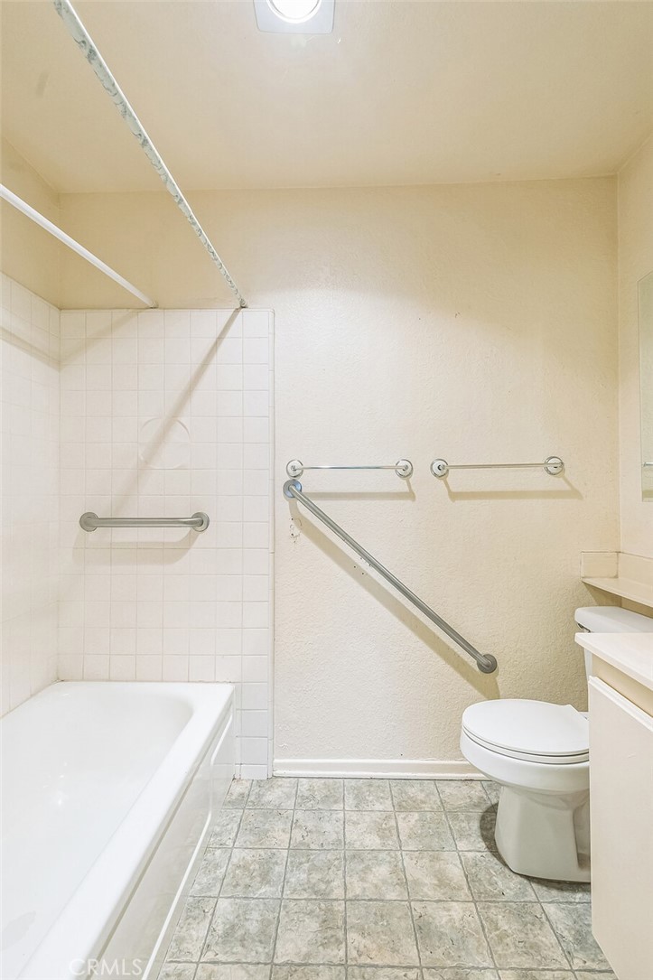 Residential for sale at 8801 Independence Avenue 11, Canoga Park CA featuring 1 bed and 1 bath