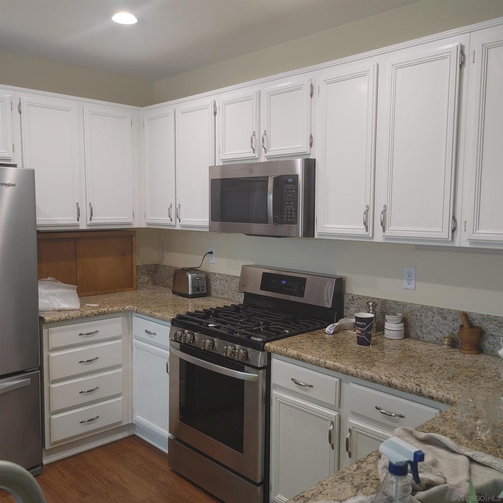 Residential Lease for rent at 33672 WINSTON WAY C, Temecula CA featuring 3 beds and 2 baths